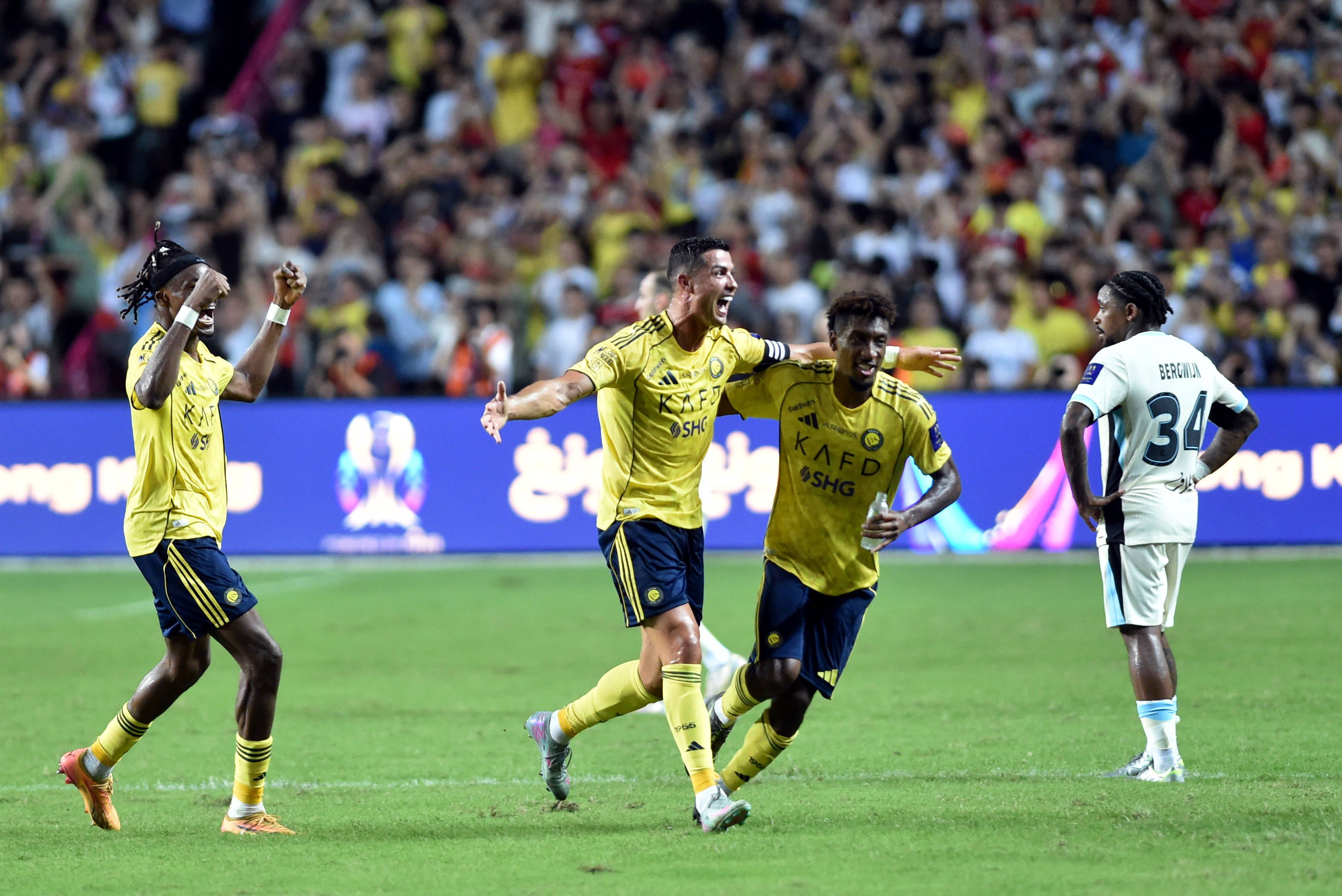 28圈-包含今晚体能课后，阿森纳刷新队史纪录备战亚冠，气氛紧张，数据趋势出现新变化的词条